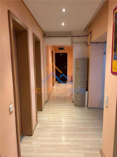 Nerva Traian, apartament 3 camere de vanzare.